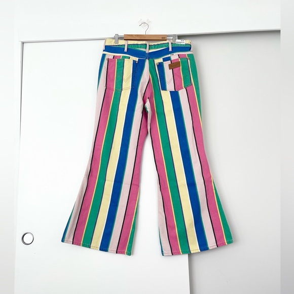 NWOT Wrangler Wanderer Rainbow Striped High Rise Flare Jeans Pants Size 33 - Picture 3 of 11